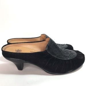 Sofft Women's Black Suede Kitten Heel Embroidered Slip On Mules 8.5W